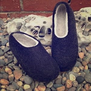 Felt slippers